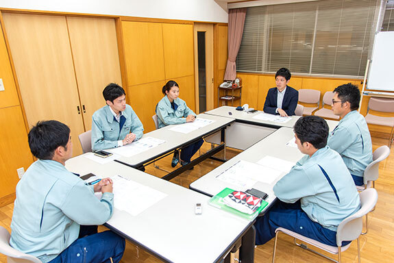 写真：社員